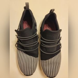 Mark Nason Women Size 9 M,  Black